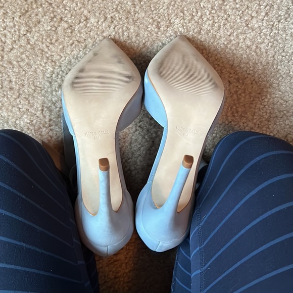 Vintage, worn once. Size 6 toe box runs small 5 1/2.. Some fading on the left - Picture 6 of 6